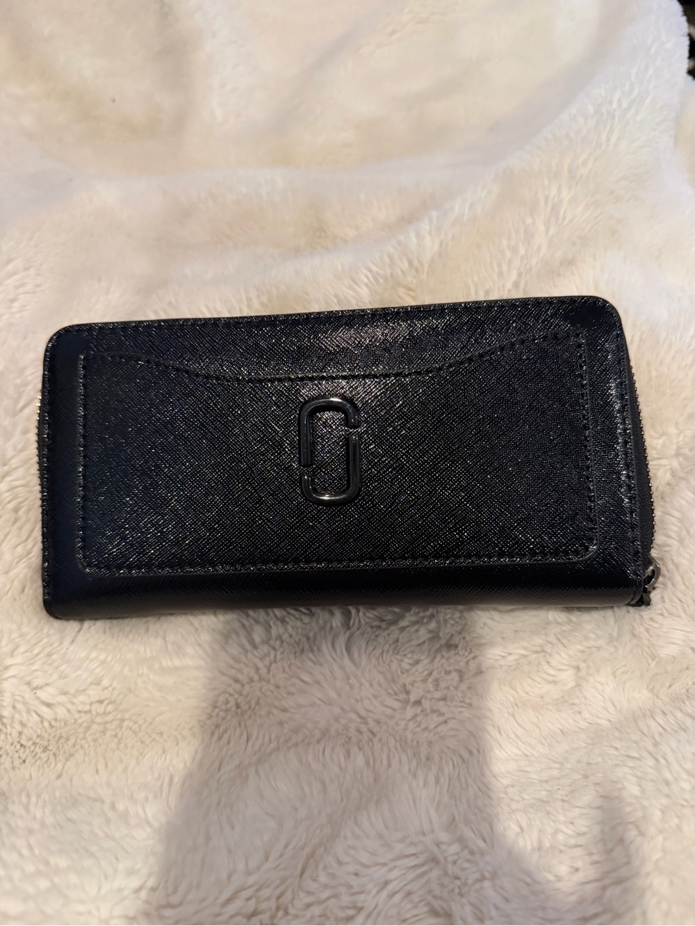 Marc Jacobs Black Saffiano Zip Wallet with Double J Logo